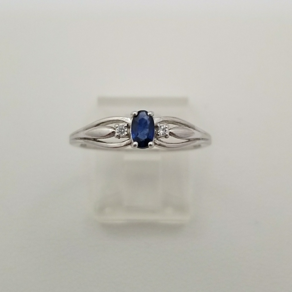 Blue Sapphire & Sterling Silver Ring